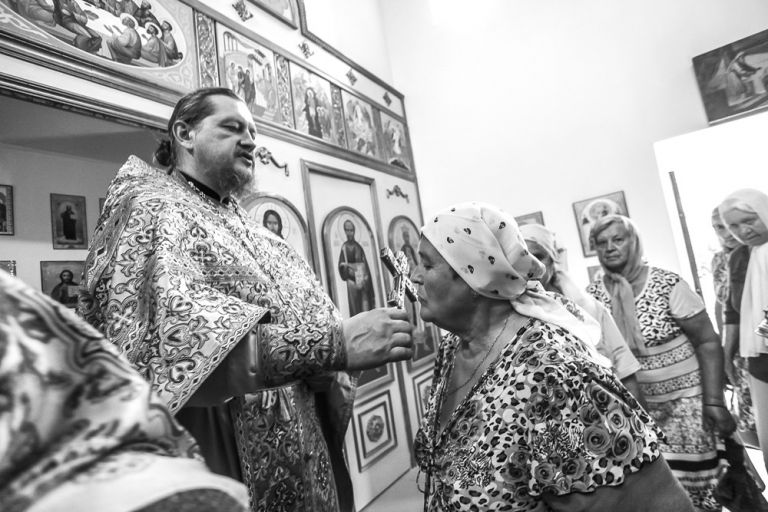 Приложиться к Кресту — и обрести силу