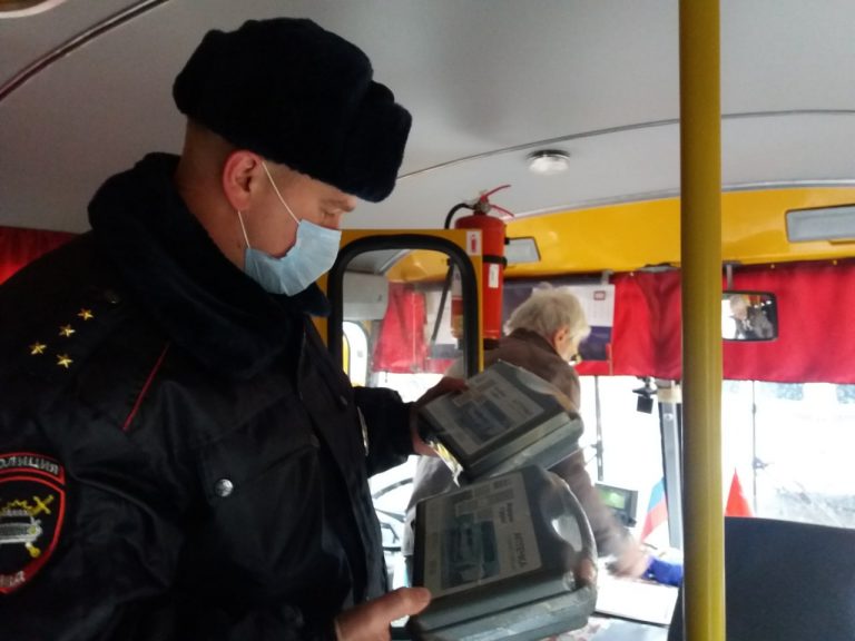 Более 360 нарушений при перевозках в автобусах выявлено за год в Туапсинском районе