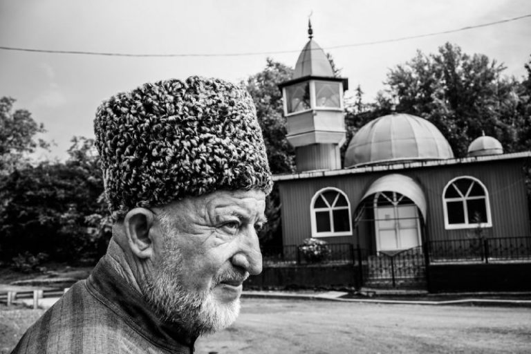 С Ураза-байрамом мусульман поздравил главный имам Сочи и Туапсинского района Батмиз Шхалахов