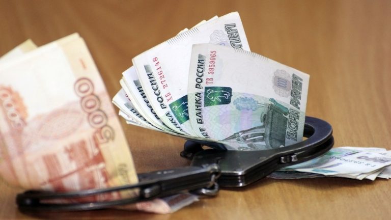 В Сочи задержали налогового инспектора за взятку в 3 млн рублей