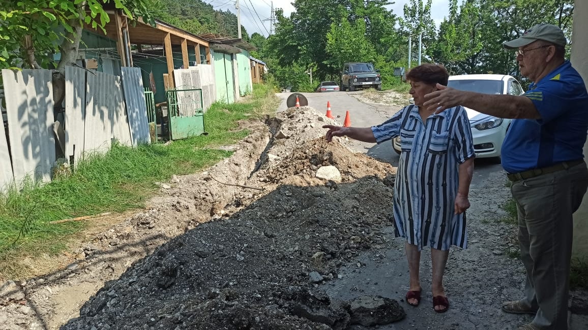 Туапсе работа почты. Дорожный рабочий Туапсе. Туапсе ТОС 26 фотография. Вакансии Туапсе. Работа в Туапсе вакансии.