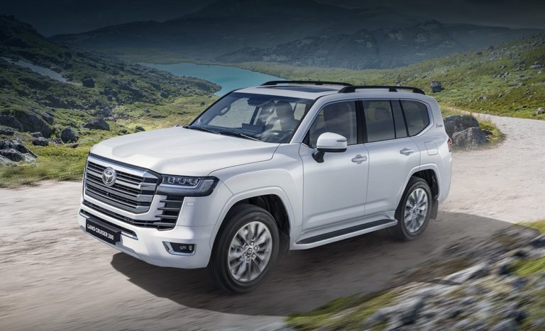 Toyota приостановит выпуск нового внедорожника Land Cruiser 300. Причина дефицит чипов