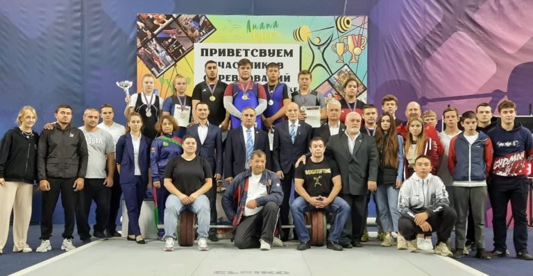 Золото и серебро завоевали туапсинские тяжелоатлеты на первенстве Краснодарского края