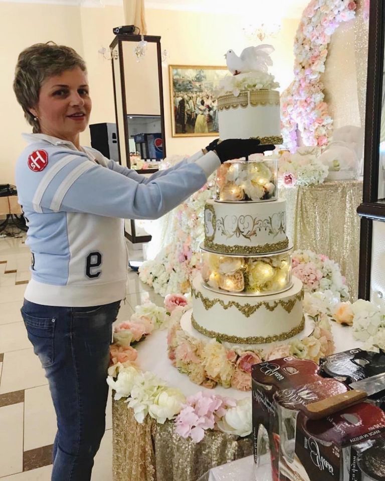 Кондитер из Туапсе на международный конкурс сделала торт весом в 11,5 кг