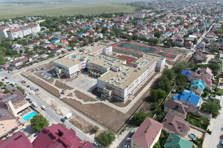 Новую школу на 1100 мест на улице Спортивной в Анапе ввели в эксплуатацию