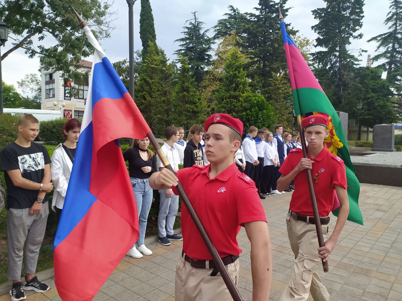 Туапсе новости сегодня. Автопробег линия фронта. Туапсе город. Города воинской славы. Волхов город воинской славы.