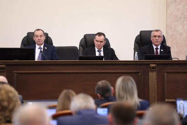 На Кубани выделили деньги на повышение зарплат учителям, врачам, соцработникам