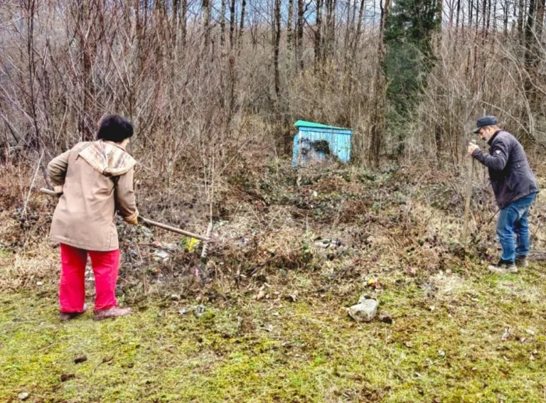 В хуторе Терзиян началась генеральная весенняя уборка