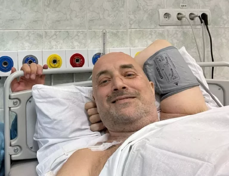 Глава Минздрава описал состояние Захара Прилепина