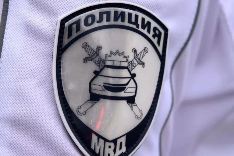 В Армавире покупатель наркотиков проглотил вещдок в момент задержания