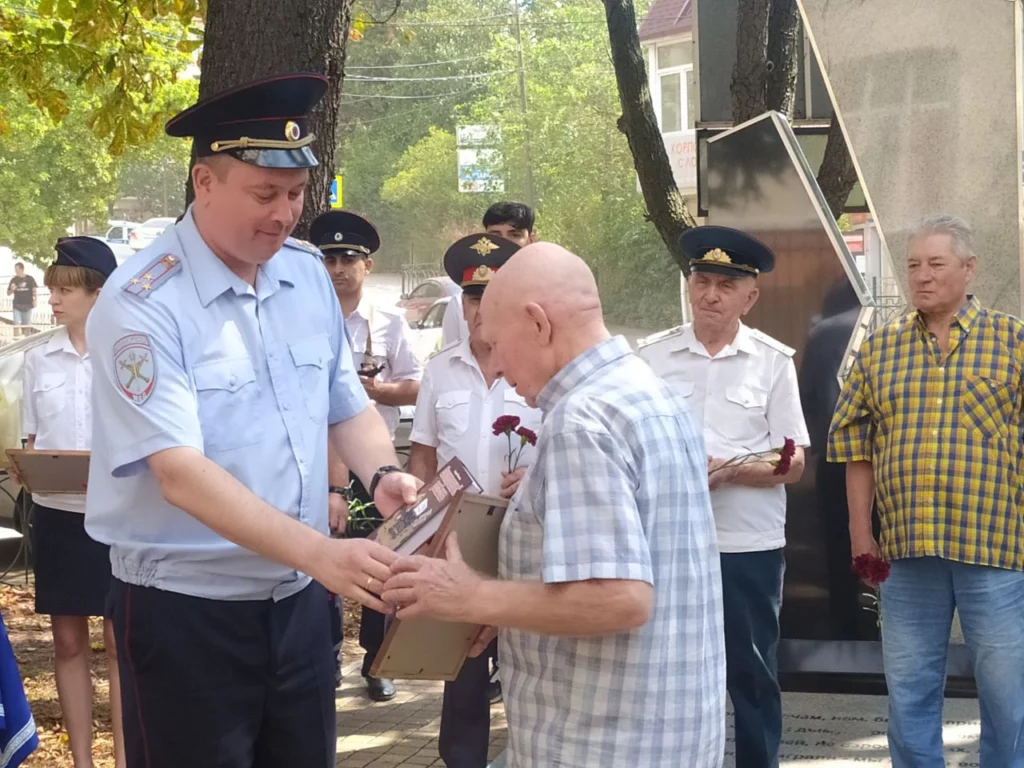 В Туапсе полицейские провели митинг памяти жертв терроризма | Новости Туапсе