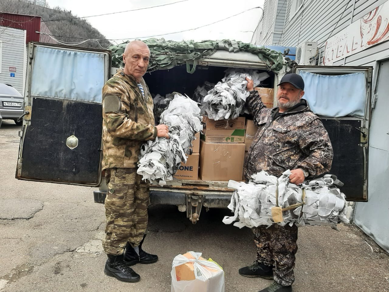 В Туапсинском районе готовят к отправке ещё 100 коробок с помощью бойцам  СВО | Новости Туапсе